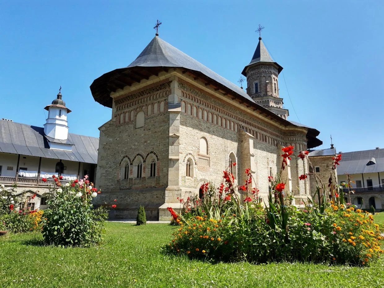 Manastirea Neamt punct Turistic ArinTur Transpor Turistic Moldova