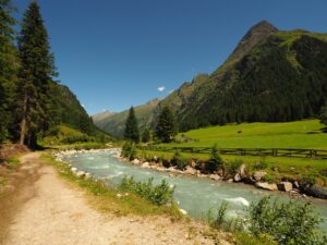 Excursie din Balți cu ArinTur: Cheile Bizaului. Deumeții pentru o zi de excursie cu ArinTur. Excursie la Cheile Bicazului. Moldova România