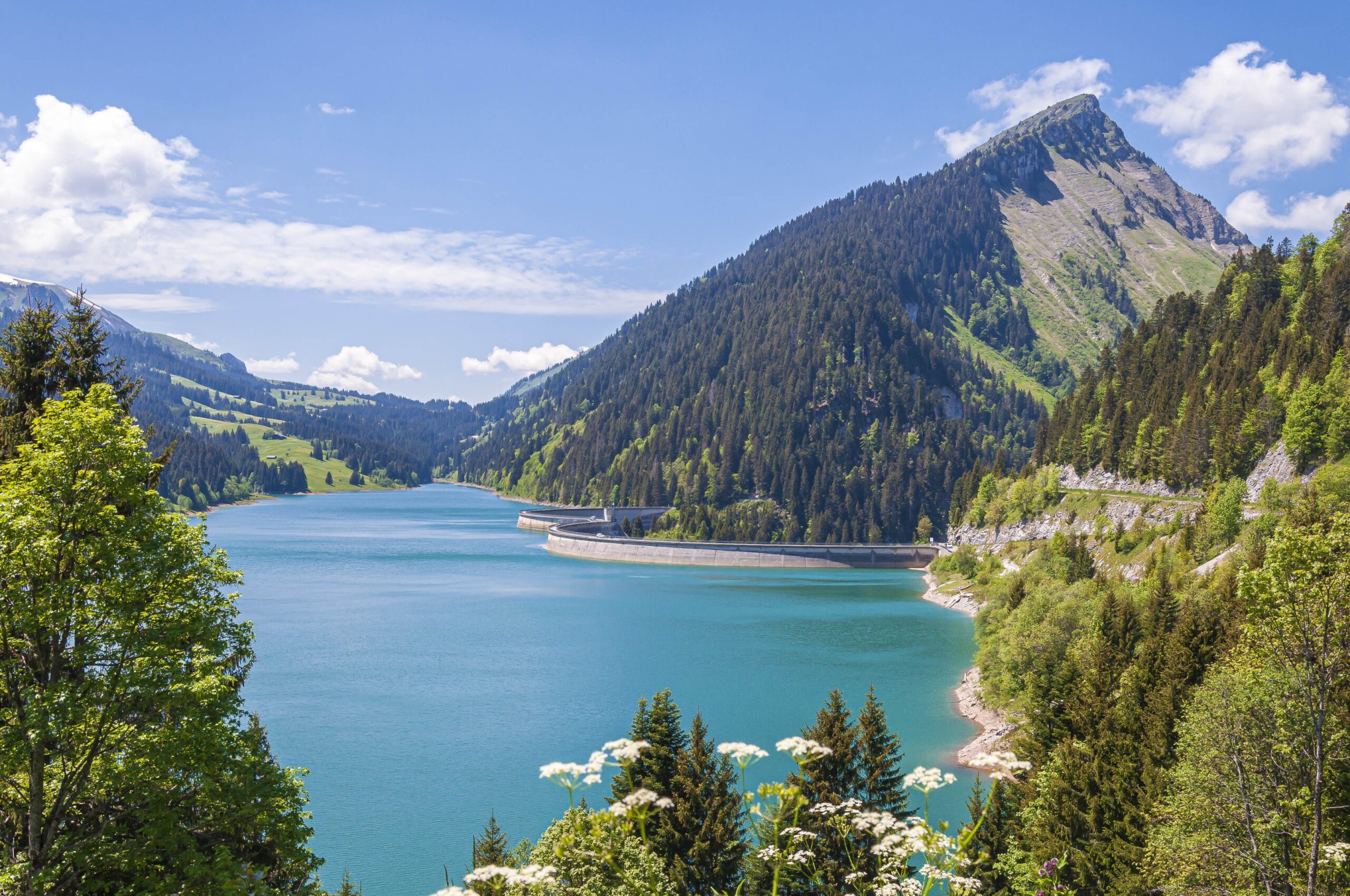 Lacul de acumulare Izvorul Muntelui
