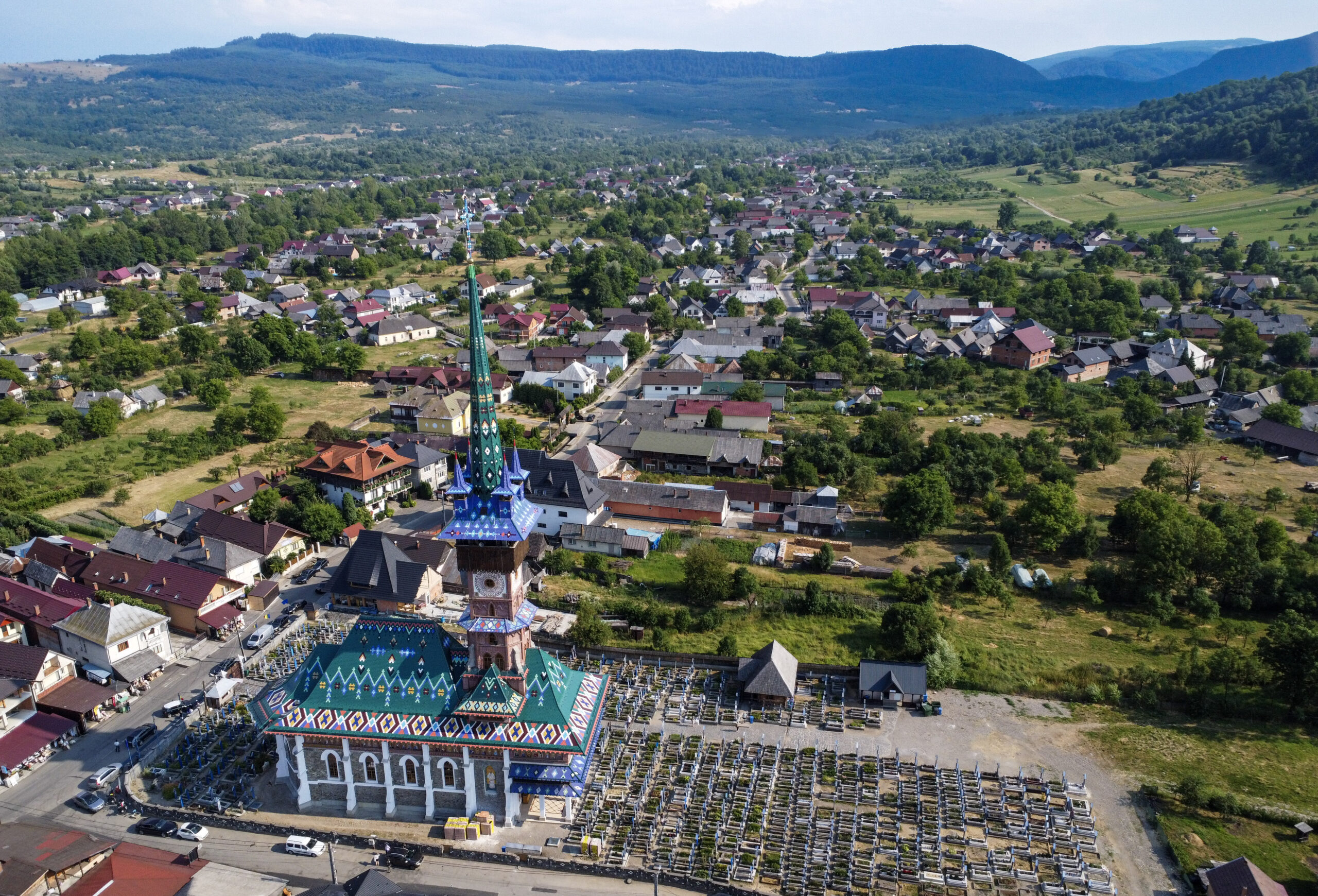 Ansamblul crucilor pictate din Cimitirul Vesel de la Săpânța