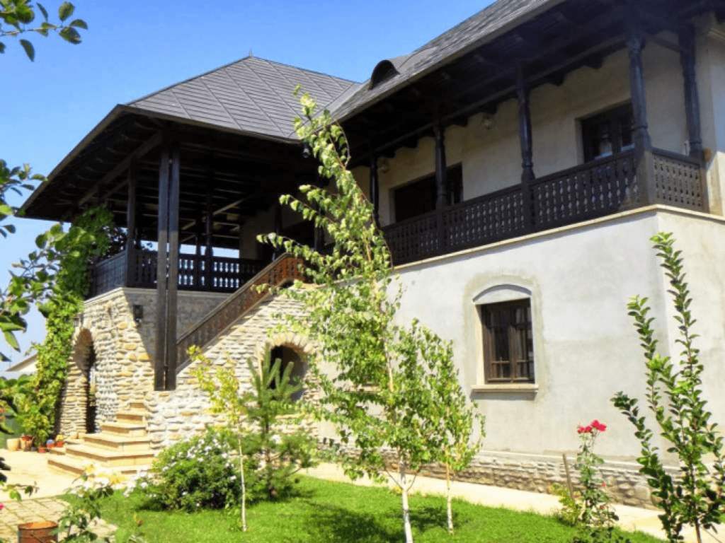 Maramureș. Case tradiționale.Excursii arintur.md. transport Bălți