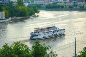 Excursie Saharna si plimbare cu vaporul pe Nistru organizata de ArinTur-Travel