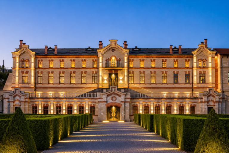 excursie din balți la castelul mimi