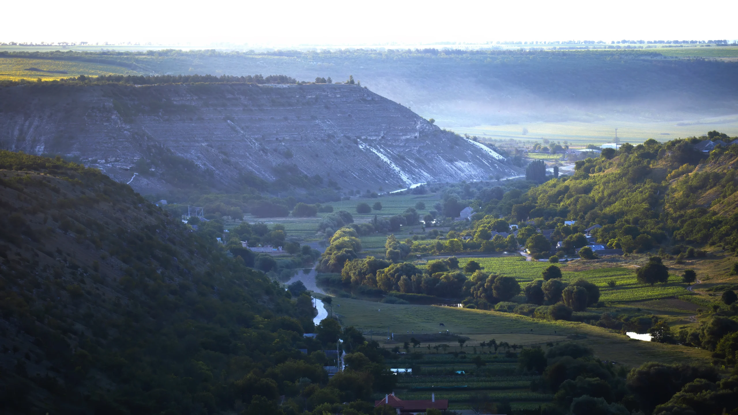 Panoramă largă asupra Răutului și Butuceni