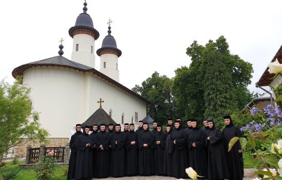 Corul-Manastirii-Varatic Corul-Manastirii-Varatic