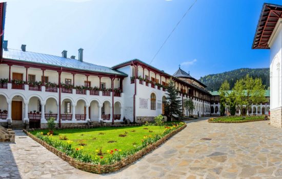 Manastirea Agapia_3 Mănăstirile Secu și Sihăstria – Repere ale Spiritualității și Tradiției din Neamț ArinTur transport Turistic Bălți