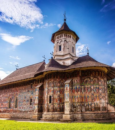 Manastirea-Moldovita-istoria-importanta-si-picturile-ei
