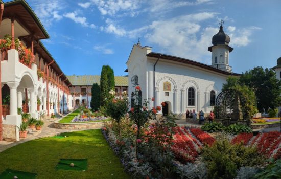 Manastirea_Agapia_incetosata Manastirea_Agapia_incetosata