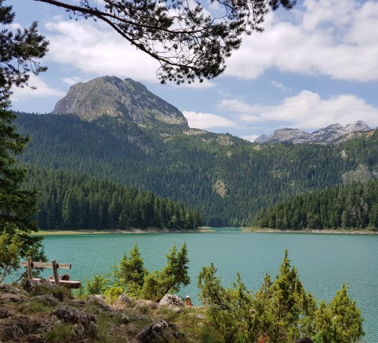 lacul rosu cheile bicazului