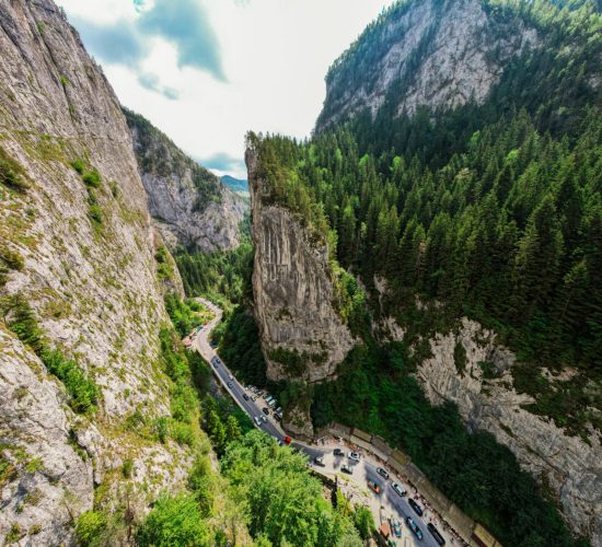 chiele bicazului excursii organizate. transport arintur