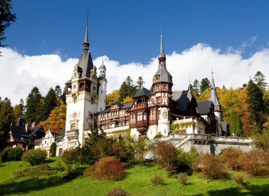 Excursie la Sinaia & Bușteni – Castelul Peleș, Mănăstirea Caraiman, Vârful Omu, Babele și Sfinxul