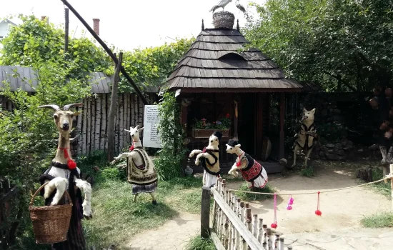 parcul-tematic-Ion-Creanga ArinTurTrans Transport pentru excursii. Punct Turistic casa MuzeuIon Creangă