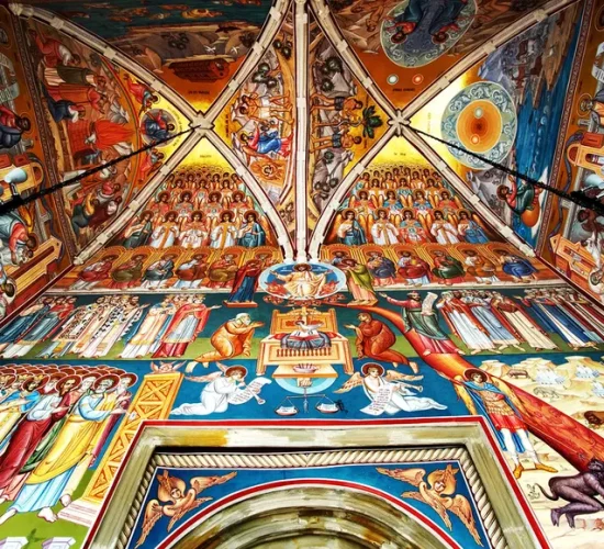 picturi-din-interiorul-manastirii-voronet manastirea moldovita